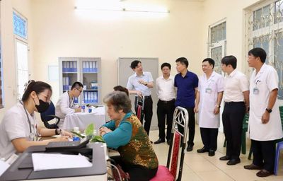 Thanh Hóa: Hơn 1.000 người dân được khám, sàng lọc tim mạch, thận và chuyển hóa