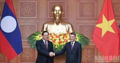 [Ảnh] Thủ tướng Lê Minh Hưng hội đàm với Thủ tướng Lào Sonexay Siphandone