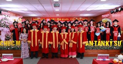 Từ ngã rẽ học tập đến danh hiệu thủ khoa