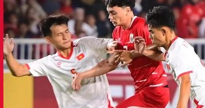 Thua Indonesia phút bù giờ, U19 Việt Nam chờ kết quả 2 bảng còn lại