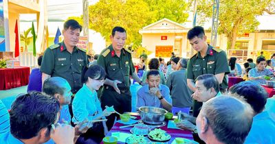 'Bữa cơm nghĩa tình quân - dân' tại Đặc khu Côn Đảo