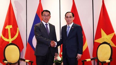 Ủy viên Bộ Chính trị, Bộ trưởng Ngoại giao Lê Hoài Trung tiếp Trưởng Ban Đối ngoại Trung ương Đảng Nhân dân Cách mạng Lào