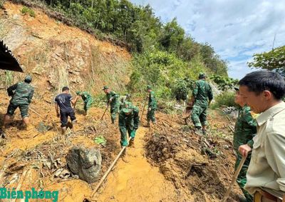 Đồn Biên phòng Nghĩa Thuận huy động lực lượng khắc phục hậu quả do thiên tai gây ra