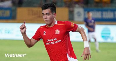Tiến Linh ghi bàn giúp Công an Thành phố Hồ Chí Minh chia điểm với Hà Nội FC