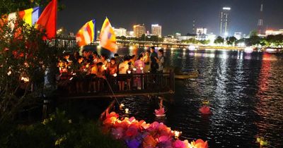 Huế: Lễ hội hoa đăng cầu nguyện quốc thái dân an