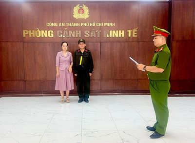 Khởi tố vụ án xâm phạm quyền tác giả liên quan thương hiệu Vải áo dài Đất Lành