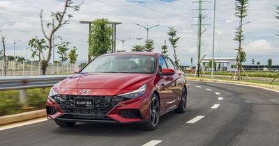 Giá xe Hyundai Elantra tháng 6/2026, sedan hạng C từ 579 triệu đồng
