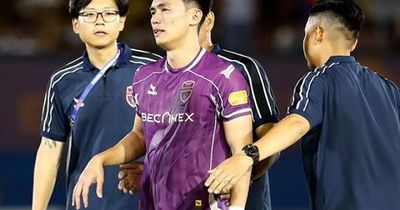 Cầu thủ 'Chelsea Việt Nam' bật khóc khi phải xuống hạng sau 22 năm