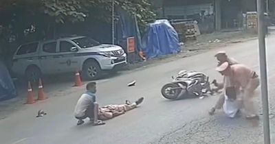 Tạm giữ 2 đối tượng tông Trung tá CSGT nhập viện