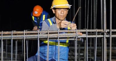 Quảng Ngãi: Xuyên đêm trên những công trường nơi biên giới