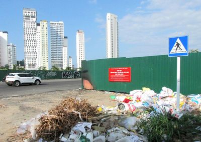 Cấm nhưng vẫn đổ rác