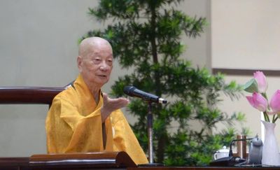 Tái hoạt động khóa tu Ngày an lạc ở Học viện Phật giáo VN tại TP.HCM: Đức Pháp chủ GHPGVN quang lâm khai thị