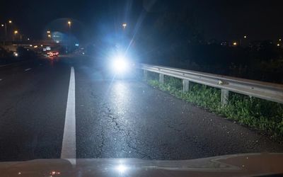 Màn 'trả đũa' ô tô của xe máy chạy ngược chiều cao tốc Hà Nội - Bắc Giang