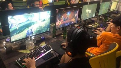 Bẫy game 'tráo nhãn' - Khi phụ huynh vô tư để con vào thế giới 18+