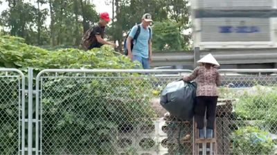 Ngõ 15 Ngọc Hồi: Tiềm ẩn nguy cơ mất ATGT, trật tự đô thị