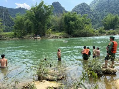 Đồn Biên phòng Ngọc Côn, Cao Bằng tìm kiếm, cứu hộ công dân gặp nạn trên sông Quây Sơn