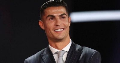 Forbes: Ronaldo trở thành vận động viên đầu tiên đạt 2 tỷ USD khi còn thi đấu