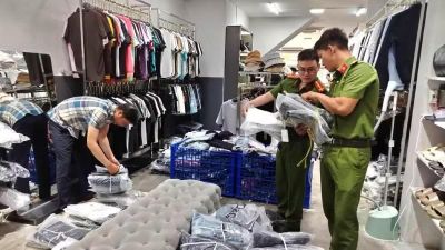 Tạm giữ hơn 1.800 sản phẩm thời trang nghi giả mạo nhãn hiệu tại Đắk Lắk