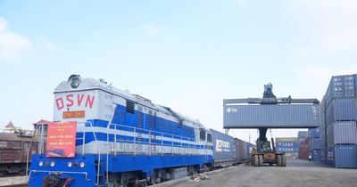 Logistics đường sắt Việt – Trung ghi dấu ấn với chuyến tàu hàng xuyên biên giới đầu tiên