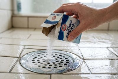 Đổ baking soda xuống cống có tác dụng gì?