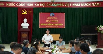 Lãnh đạo xã dự sinh hoạt chi bộ: Giữ mạch kết nối giữa cấp ủy và cơ sở
