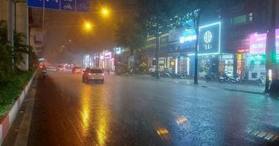 Đêm 8-6, Hà Nội có mưa rào, trời chuyển mát