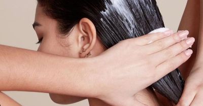 Những sai lầm quen thuộc khi sử dụng dầu xả khiến tóc hay bị gãy