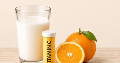 Uống vitamin C với sữa được không?