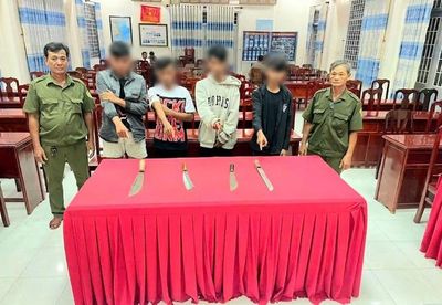 Hẹn nhau 'nói chuyện' bằng dao, nhóm thanh thiếu niên sa lưới trước giờ hỗn chiến