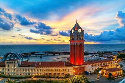 Vì sao Phú Quốc đang vượt qua các điểm đến khác để trở thành điểm hẹn mùa hè của mọi gia đình?
