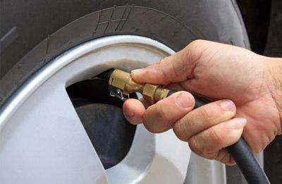 Thời tiết nắng nóng, bơm lốp đúng cách giúp giảm nguy cơ nổ lốp