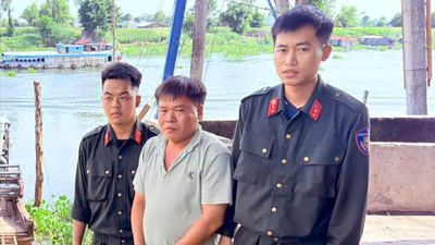 Tạm giữ người đàn ông nhập lậu máy gặt đập từ Campuchia về Việt Nam