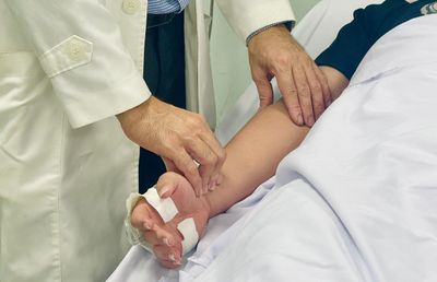 Ba sai lầm phổ biến khiến bệnh sốt xuất huyết dễ trở nặng
