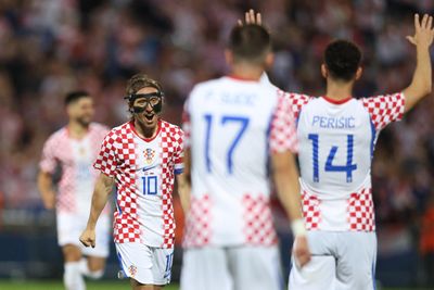 Siêu phẩm của Modric giúp Croatia hạ Slovenia