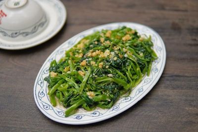 Rau muống xào tỏi vào top 3 ngon nhất Đông Nam Á
