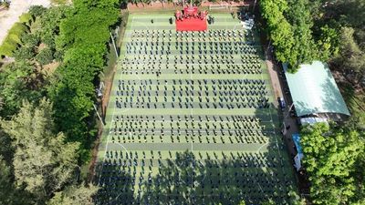 Hơn 1.000 giảng viên, sinh viên Đại học Trà Vinh cùng múa Saravan