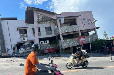 Động đất Philippines: Thương vong tăng, sóng thần tới Nhật Bản