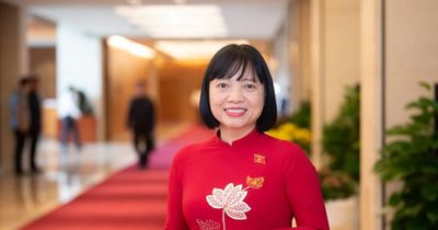 Tri thức, dữ liệu, công nghệ, con người và lựa chọn về tương lai dân tộc