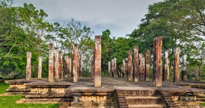 Thành phố cổ ở Sri Lanka khiến du khách choáng ngợp không kém Angkor