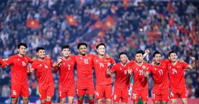 Tuyển Việt Nam nguy cơ rơi khỏi top 100 FIFA