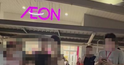 Công an vào cuộc vụ người phụ nữ cùng con nhỏ bị 2 thanh niên chặn kiểm tra tài sản ở Aeon Mall Long Biên