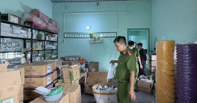 Khởi tố 2 đối tượng sản xuất, buôn bán phân bón giả
