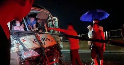 Tai nạn trên cao tốc Tuyên Quang - Phú Thọ, ít nhất 10 người bị thương