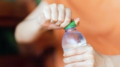 Cùng là nước lọc, vì sao mỗi thương hiệu nước đóng chai lại có hương vị riêng?