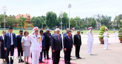 Thủ tướng Timor-Leste vào Lăng viếng Chủ tịch Hồ Chí Minh