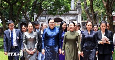Phu nhân Thủ tướng Lê Minh Hưng cùng Phu nhân Thủ tướng các nước Lào, Campuchia, Thái Lan thăm Văn Miếu-Quốc Tử Giám