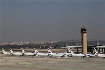 Israel vẫn mở không phận bất chấp tấn công bằng tên lửa đạn đạo của Iran