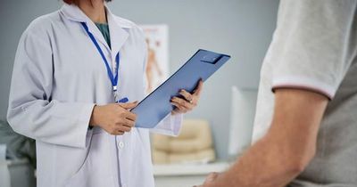 Người đàn ông 53 tuổi có dấu hiệu ung thư suốt 2 tháng mà không biết