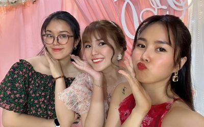 Khoảnh khắc hiếm của Lê Phương và 2 em gái ruột