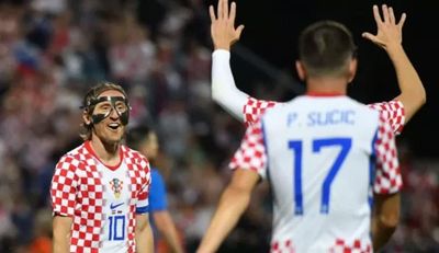 Modric và Pasalic nổ súng giúp Croatia hạ gục Slovenia